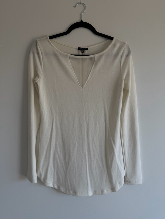 Dynamite Tops - Dynamite Cream Long Sleeve Top | Open Back Zip Detail | Size XS